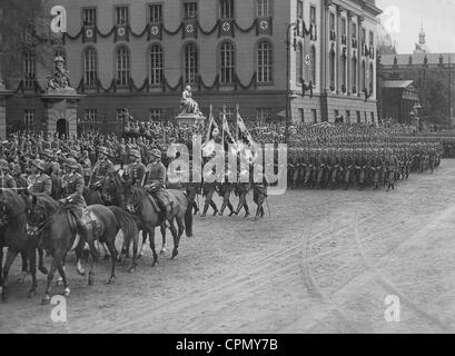 Défilé des forces armées pour l'anniversaire d'Adolf Hitler, 1938 Banque D'Images