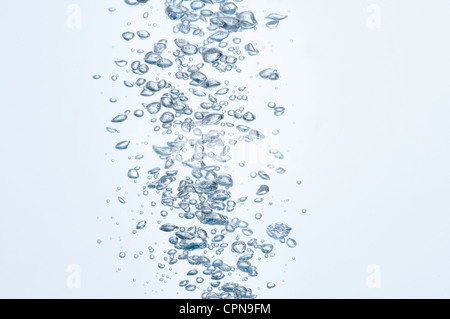 Bulles d'air dans l'eau Banque D'Images
