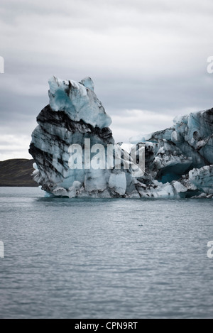 Iceberg in Jokulsarlon glacial lagoon, Iceland Banque D'Images