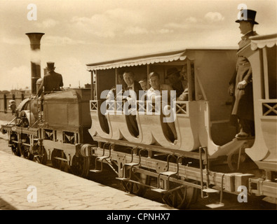 Transport / transport, chemin de fer, trains de voyageurs, première locomotive allemande, Adler, et les voitures, Original conduit 1835 entre Nuremberg et Fuerth, ainsi appelé le chemin de fer Ludwig bavarois, exposition de Reich de 100 ans de chemin de fer allemand, Nuremberg, Allemagne, 1935, droits additionnels-Clearences-non disponible Banque D'Images