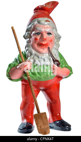 Kitsch/cartes/souvenir, gnome de jardin avec pelle et pipe à fumer, Allemagne, vers 1952, droits additionnels-Clearences-non disponible Banque D'Images