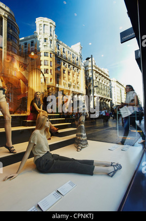 Magasin à Mango mannequins dans Gran Via. Madrid. Espagne Banque D'Images