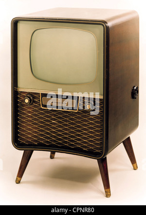 Broadcast, télévision, téléviseur, appareil autonome, Telefunken FE 12/43 St, tube d'image de 43 centimètres, châssis: Bois exotiques, brillant poli, Allemagne, 1956, droits supplémentaires-Clearences-non disponible Banque D'Images