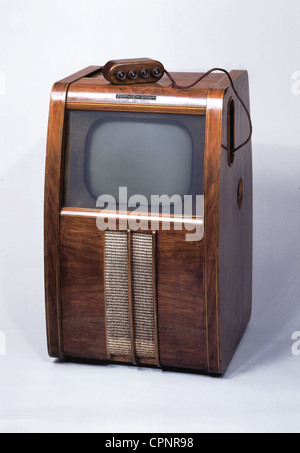 Broadcast,télévision,téléviseur autonome de la Fernseh GmbH,DE 10,avec écran de 40 centimètres,télécommande avec câble,un des premiers téléviseurs d'après-guerre allemands,prix original 1951: Environ DM 2.500,Allemagne,1951,console de télévision,meuble de télévision,meuble de meuble de meuble de télévision,téléviseur,téléviseur,téléviseur,téléviseur,téléviseur,téléviseur,téléviseur,téléviseur,téléviseur,téléviseur,téléviseur,téléviseur,téléviseur,téléviseur,téléviseur,téléviseur,téléviseur,téléviseur,téléviseur,téléviseur,téléviseur,téléviseur,téléviseur,téléviseur,téléviseur,téléviseur,téléviseur,téléviseur,téléviseur,téléviseur,téléviseur,téléviseur,téléviseur,téléviseur,téléviseur,téléviseur,téléviseur,téléviseur,téléviseur,téléviseur,téléviseur,téléviseur,téléviseur,sans historique,mobilier,téléviseur,téléviseur, Banque D'Images