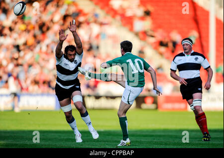 29.05.2012 Gloucester, en Angleterre. Pendant la première moitié de la Rugby Union clash entre les barbares et de l'Irlande à côté sur invitation Stade Kingsholm. Banque D'Images