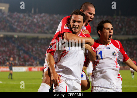 Costa Rica joueurs célébrer après un but contre l'Égypte au cours d'une Coupe du Monde U-20 de la FIFA ronde de 16 match de football. Banque D'Images