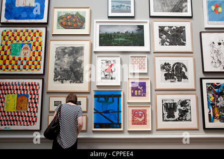 28/05/2012. Royal Academy of Arts Exposition d'été, Londres, Royaume-Uni. Image montre diverses œuvres d'art d'être vu dans la galerie J, à la Royal Academy of Arts Exposition de l'été 2012, le centre de Londres, Royaume-Uni. Banque D'Images