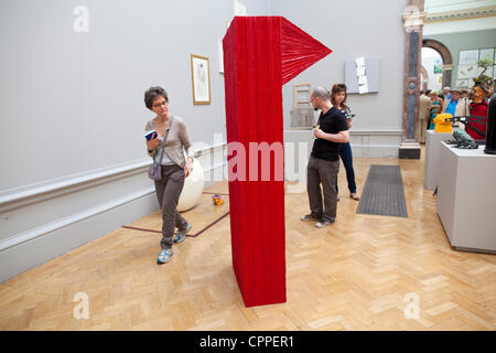 28/05/2012. Royal Academy of Arts Exposition d'été, Londres, Royaume-Uni. Image montre 'TROCCO' PRAIK - polystyrène, bois moyen et de l'huile par Ana Genovés, à la Royal Academy of Arts Exposition de l'été 2012, le centre de Londres, Royaume-Uni. Banque D'Images