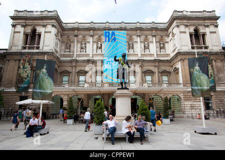 28/05/2012 .Royal Academy of Arts Exposition d'été, Londres, Royaume-Uni. Image montre l'Académie royale des arts Exposition de l'été 2012, le centre de Londres, Royaume-Uni. Banque D'Images
