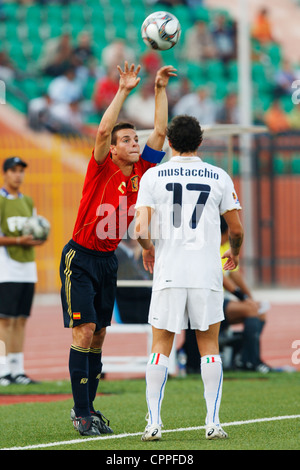 Espagne Le capitaine de l'équipe, Cesar Azpilicueta lance la balle en jeu au cours d'une Coupe du Monde U-20 de la FIFA 16 de finale match contre l'Italie. Banque D'Images