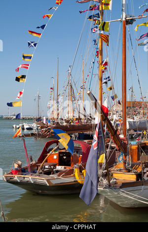 Yarmouth vieilles coques Jubilee Festival passé nostalgique de l'été fêtes histoire drapeaux bunting Banque D'Images