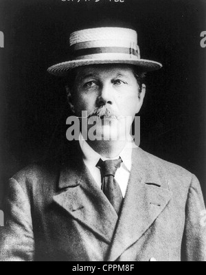 ARTHUR CONAN DOYLE (1859-1930) Médecin et romancier écossais Banque D'Images