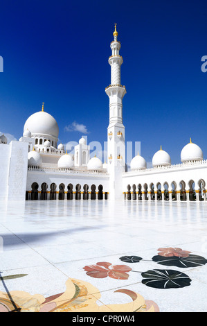 La Mosquée Sheikh Zayed à Abu Dhabi, Émirats Arabes Unis Banque D'Images