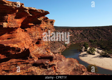 La Murchison River coule à travers le Parc National de Kalbarri en Australie occidentale. Banque D'Images