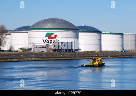 Réservoir de stockage pour les terminaux Vopak de produits pétrochimiques et des carburants, l'Europort, Rotterdam, Pays-Bas Banque D'Images