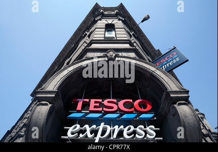 Succursale de Tesco Express dans City of London Banque D'Images