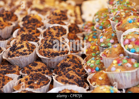 Un assortiment de muffins sortant du Banque D'Images