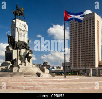 Parque Antonio Maceo à La Havane Cuba avec drapeau cubain Banque D'Images