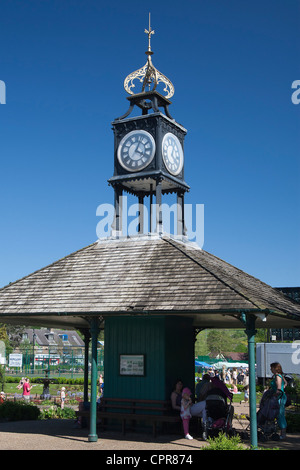 Tour de l'horloge dans le hall Leys Park, Matlock, Derbyshire, Angleterre, RU Banque D'Images