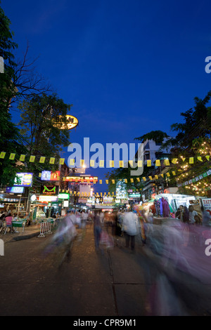 Thanon Khao San Road San (Ko) la nuit, Bangkok, Thaïlande, Banglamphu Banque D'Images