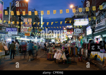 Thanon Khao San Road San (Ko) la nuit, Bangkok, Thaïlande, Banglamphu Banque D'Images