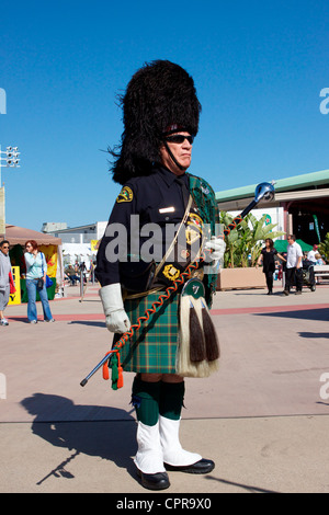 La police de Los Angeles Société Emeraude Pipes and Drums Banque D'Images