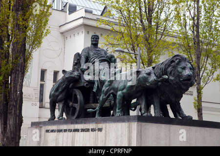 Mark Anthony dans un char tiré par Lion Arthur Strasser, Vienne, Autriche Banque D'Images