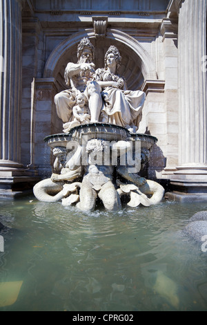 Danubius Brunnen Fontaine par Moritz von Löhr à Vienne - l'Danunbe Fontaine fait partie de l'édifice Albertina Banque D'Images