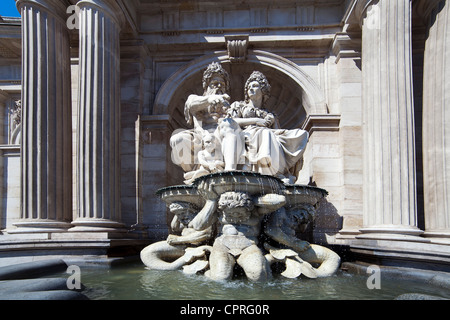 Danubius Brunnen Fontaine par Moritz von Löhr à Vienne - l'Danunbe Fontaine fait partie de l'édifice Albertina Banque D'Images