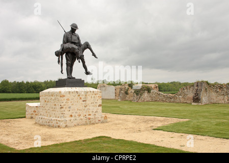 Croix Rouge ferme près de Chateau Thierry France Banque D'Images