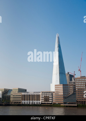 Le Shard vu de l'autre côté de la rivière Thames Banque D'Images