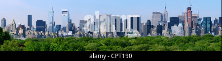 Panorama de Manhattan à partir de la cime des arbres au-dessus de Central Park à New York City Banque D'Images