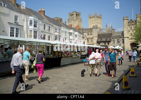 Jour de marché sur la Place du marché dans la région de Wells Somerset UK Banque D'Images