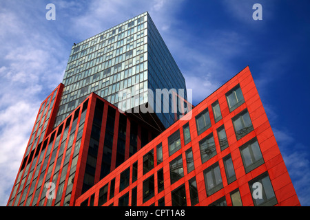 Nouvel immeuble de bureaux modernes et des cubes à Vienne angles Banque D'Images