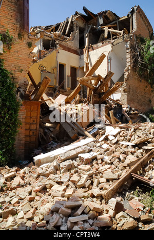 Tremblement de terre dans le Nord de l'Italie. San Felice sul Panaro : bâtiments effondrés. Banque D'Images