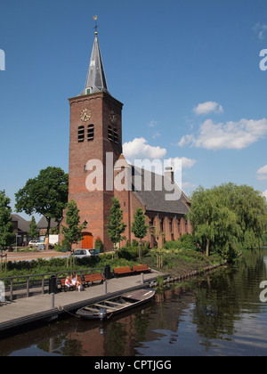 Zuid-holland village typique église, dans Bleskensgraaf, Pays-Bas Banque D'Images