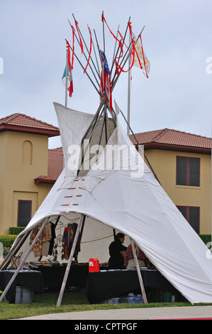 Tipi indien, Old West Reenactment à Fort Worth, Texas, USA Banque D'Images