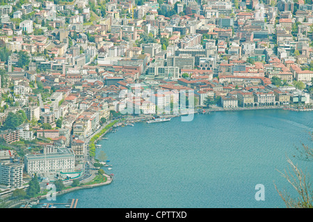 Vue depuis le Monte Generoso à Lugano et son lac en Suisse Banque D'Images