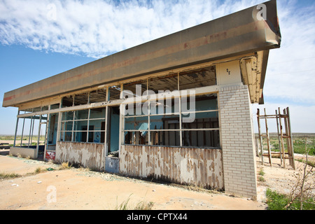 Station service abandonnée le long de la Route 66 Banque D'Images