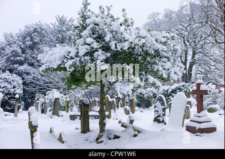 Les pierres tombales dans le cimetière à l'église paroissiale de Hampstead et ligne Holly Place à Hampstead, au nord de Londres, UK Banque D'Images