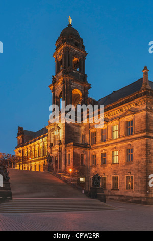 Escalier de terrasse Bruehls et à la maison des états, le domicile de la Haute Cour régionale, Dresde, Saxe, Allemagne Banque D'Images