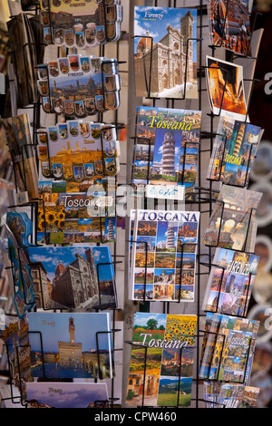 Boutique de souvenirs en décrochage sur le Ponte Vecchio, Florence, Toscane, Italie Banque D'Images