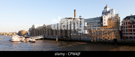 Butler's Wharf est un bâtiment historique sur la rive sud de la Tamise, Londres, Royaume-Uni. Banque D'Images