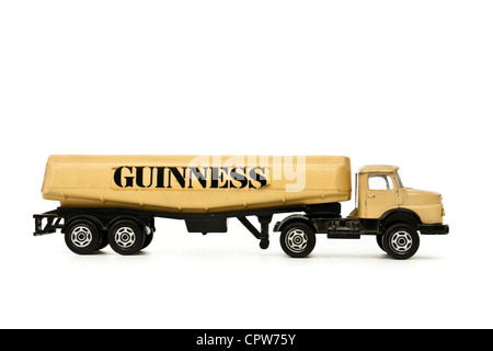 Modèle moulé Guinness tanker par Corgi Banque D'Images