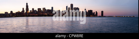 Panorama de la skyline de Chicago à partir de l'ancien observatoire au coucher du soleil Banque D'Images