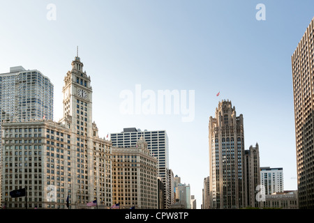 CHICAGO - 14 MAI : Chicago Tribune Tower et Wrigley Building à Chicago le 14 mai 2012. La Tribune Tower a été achevée en 1925 Banque D'Images