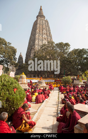 Vue sur le Temple de la Mahabodhi, Bodh Gaya, Bihar, Inde Banque D'Images