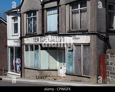 Galerie fermée avec barricadèrent windows, Ebbw Vale, Wales, UK Banque D'Images