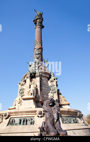 Cristobal Colon Barcelone monument statue square on blue sky Banque D'Images