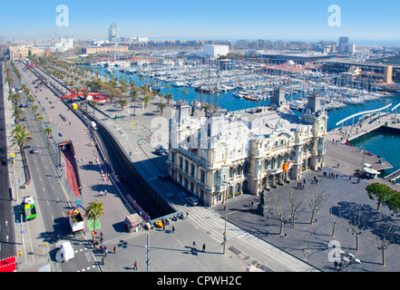 Vue aérienne du port de plaisance de Barcelone dans Passeig de Colon Banque D'Images